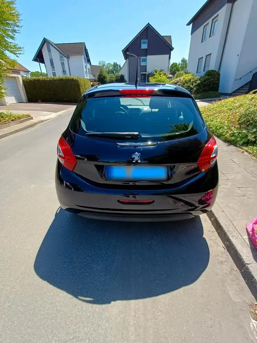 Gebraucht Peugeot 208 Active 82 PS (60 kW) 2014 Blau Kleinwagen