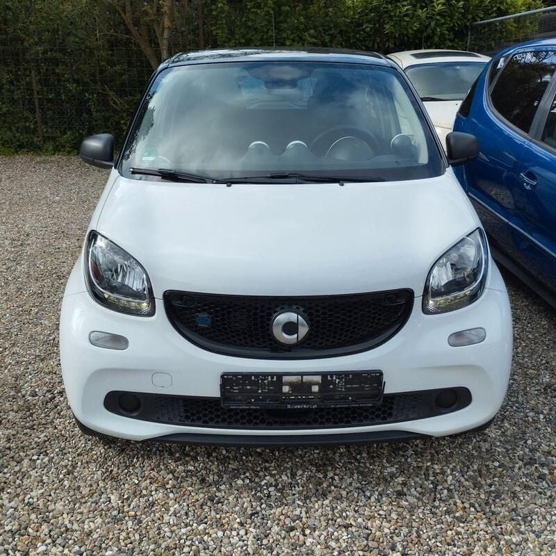 Weiß Gebraucht 2018 Smart ForFour Electric Drive Kleinwagen | 4.969 € (Superpreis) - Bild 1/4
