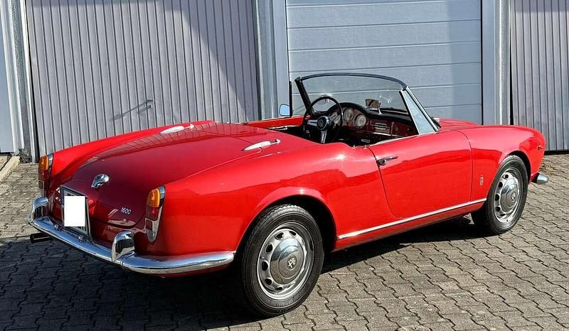 Gebraucht Alfa Romeo Giulia Spider 91 PS (66 kW) 1963 Rot Cabrio