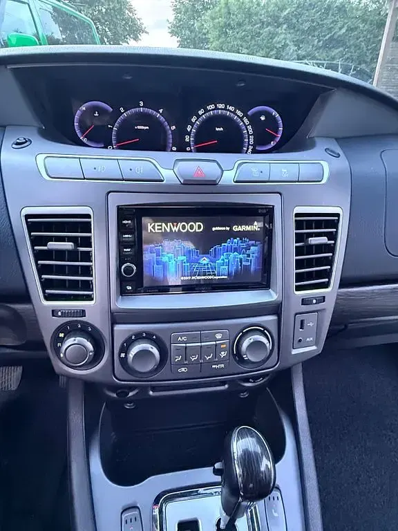 Gebraucht SsangYong Rodius Sapphire 178 PS (130 kW) 2017 Weiß Van / Kleinbus