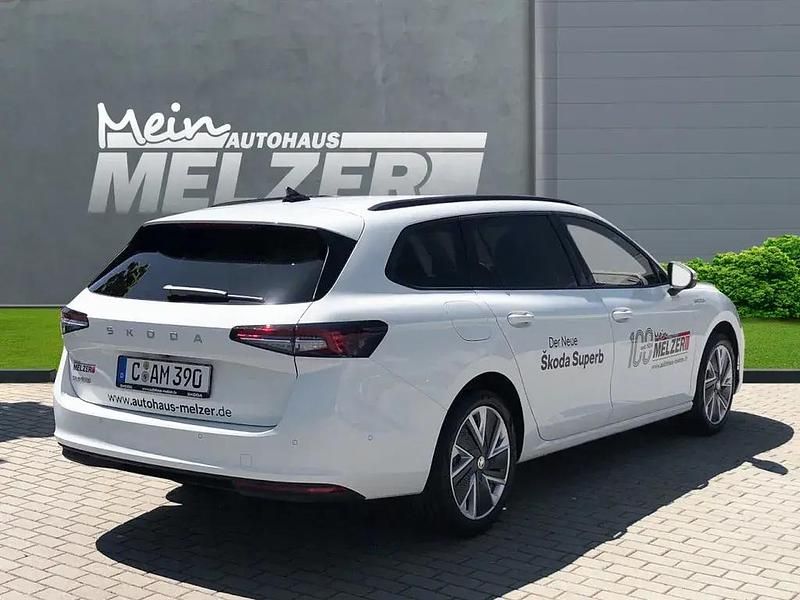 Gebraucht Skoda Superb Selection 150 PS (110 kW) 2024 Weiß (purity weiß) Kombi