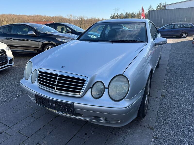 Silber Gebraucht 2001 Mercedes CLK230 Avantgarde Coupé | 1.290 € - Bild 1/4
