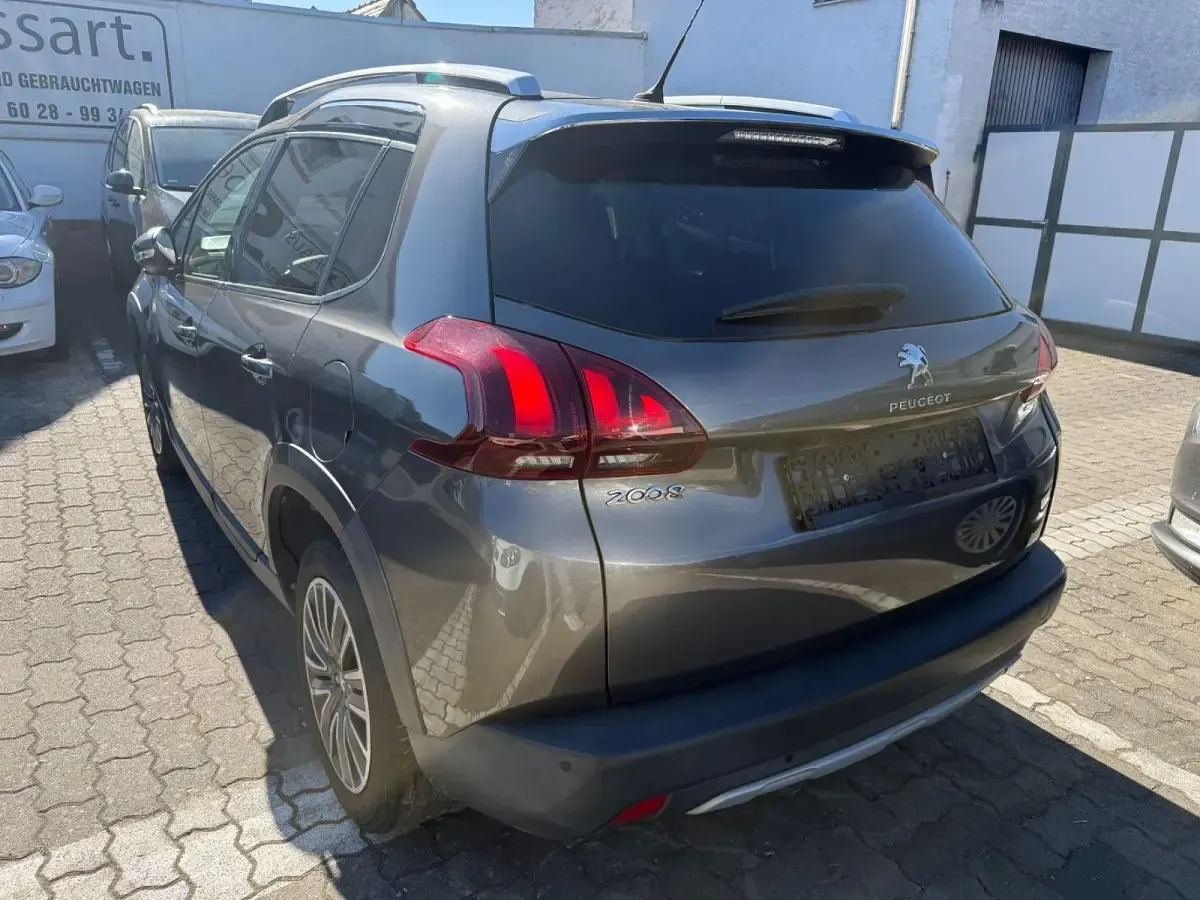 Gebraucht Peugeot 2008 Allure 110 PS (80 kW) 2018 Grau SUV