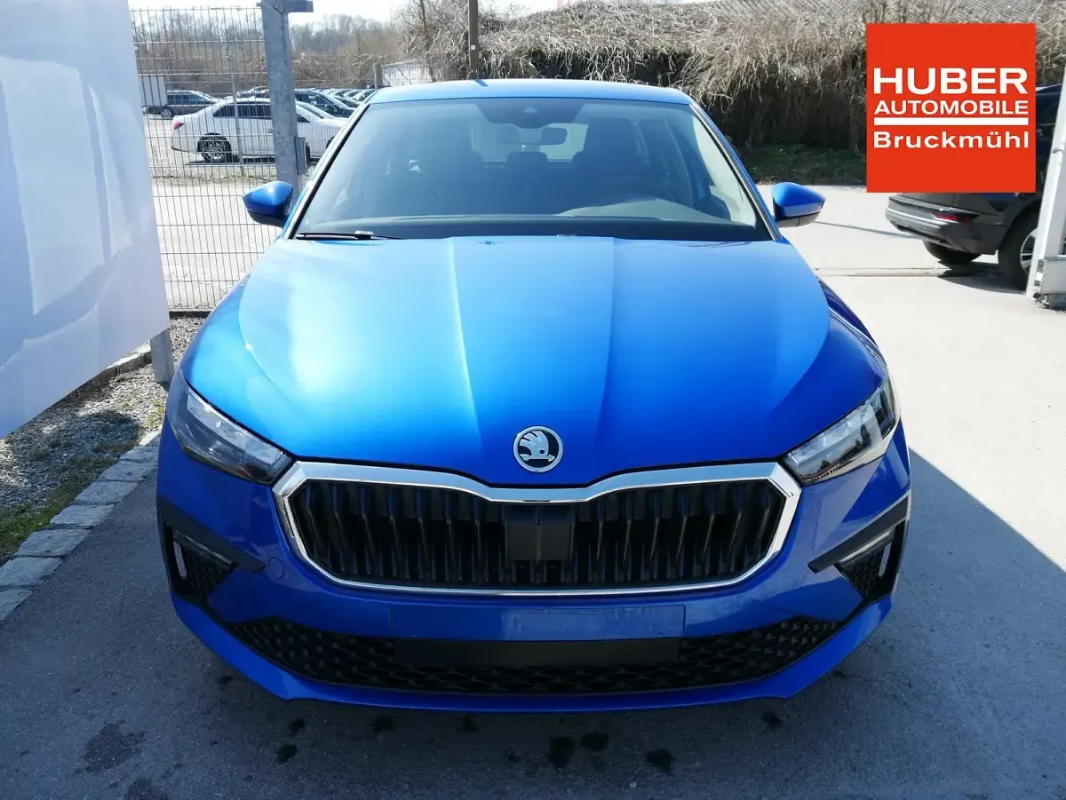 Neu Skoda Scala Selection 150 PS (110 kW) 2026 Raceblau metallic Kleinwagen