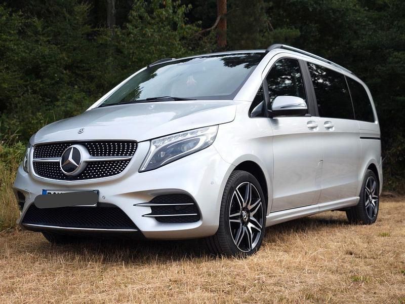 Silber Gebraucht 2020 Mercedes V300 AMG Van / Kleinbus | 37.000 € (Superpreis) - Bild 1/4