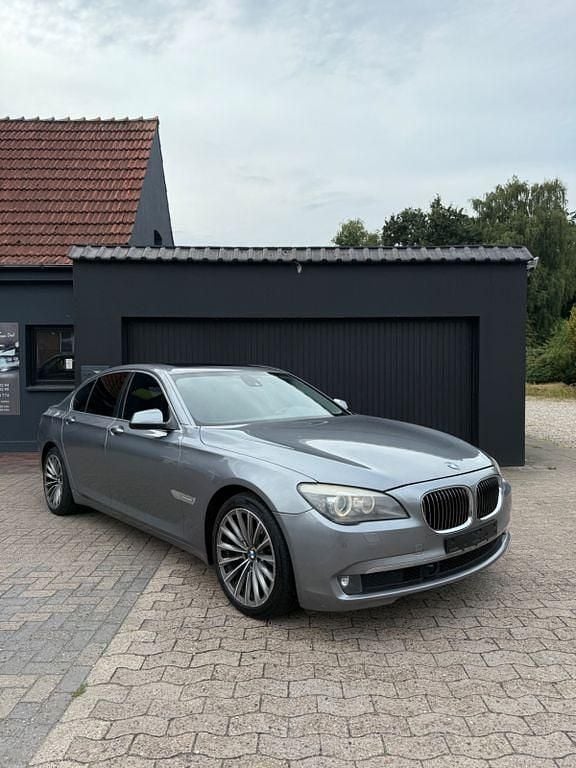 Grau Gebraucht 2010 BMW 730 Limousine | 9.999 € (Superpreis) - Bild 1/4