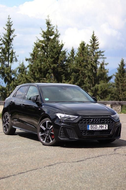 Schwarz Gebraucht 2019 Audi A1 Sportback Ambiente Kleinwagen | 18.500 € (Superpreis) - Bild 1/4