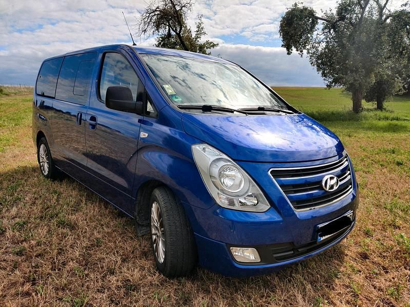 Blau Gebraucht 2013 Hyundai H-1 Van / Kleinbus | 10.350 € (Guter Preis) - Bild 1/4