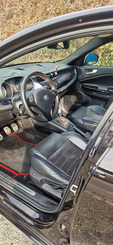 Gebraucht Alfa Romeo Giulietta 170 PS (125 kW) 2012 Schwarz Kleinwagen