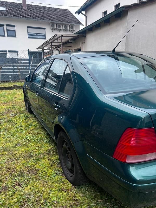 Gebraucht VW Bora 101 PS (74 kW) 1998 Grün Limousine