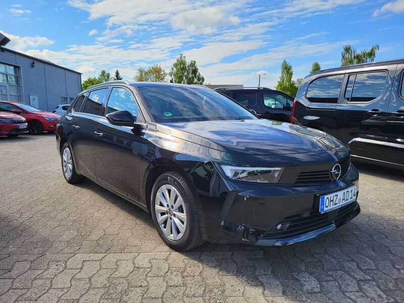 Karbonschwarz Gebraucht 2023 Opel Astra Edition Kombi | 24.360 € (Fairer Preis) - Bild 1/3