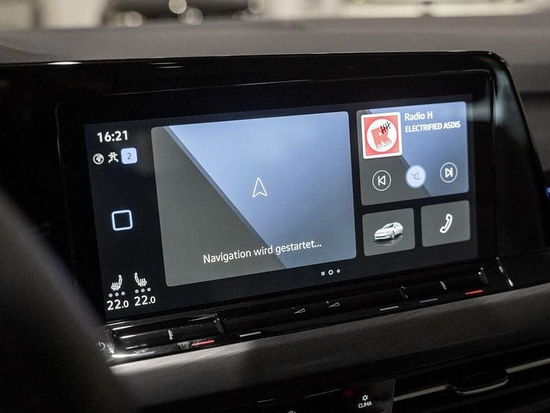 Gebraucht VW Golf VIII Style 131 PS (96 kW) 2024 Rot Kombi