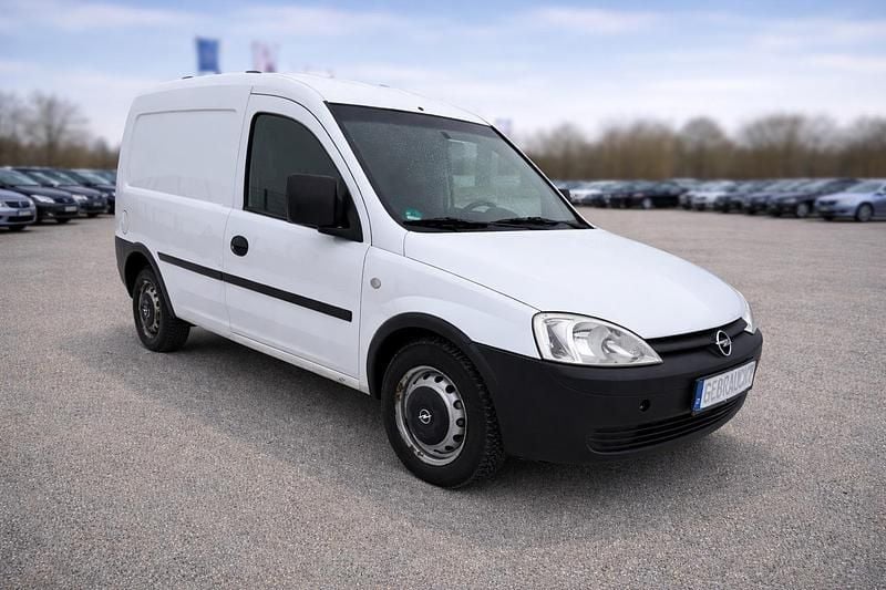 Gebraucht Opel Combo 75 PS (55 kW) 2011 Weiß Van / Kleinbus