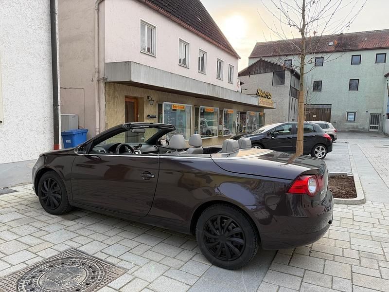 Gebraucht VW Eos 140 PS (102 kW) 2007 Braun Cabrio