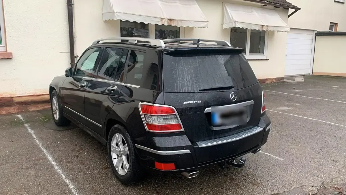 Gebraucht Mercedes GLK250 204 PS (150 kW) 2010 Schwarz SUV