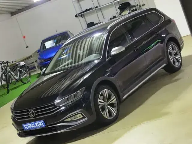 Gebraucht VW Passat Alltrack Sound 200 PS (147 kW) 2022 Deep black pearlescent (metallic) Kombi