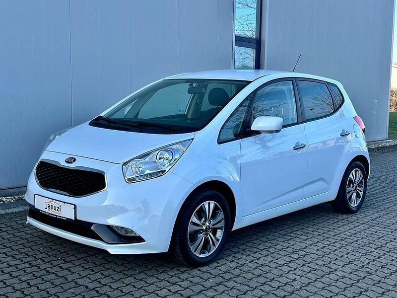 Weiß Gebraucht 2017 Kia Venga DREAM-TEAM Edition Kleinwagen | 8.990 € (Fairer Preis) - Bild 1/4