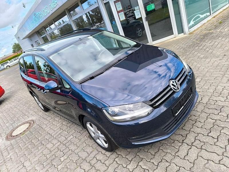 Gebraucht VW Sharan Trendline 140 PS (102 kW) 2012 Blau Van / Kleinbus
