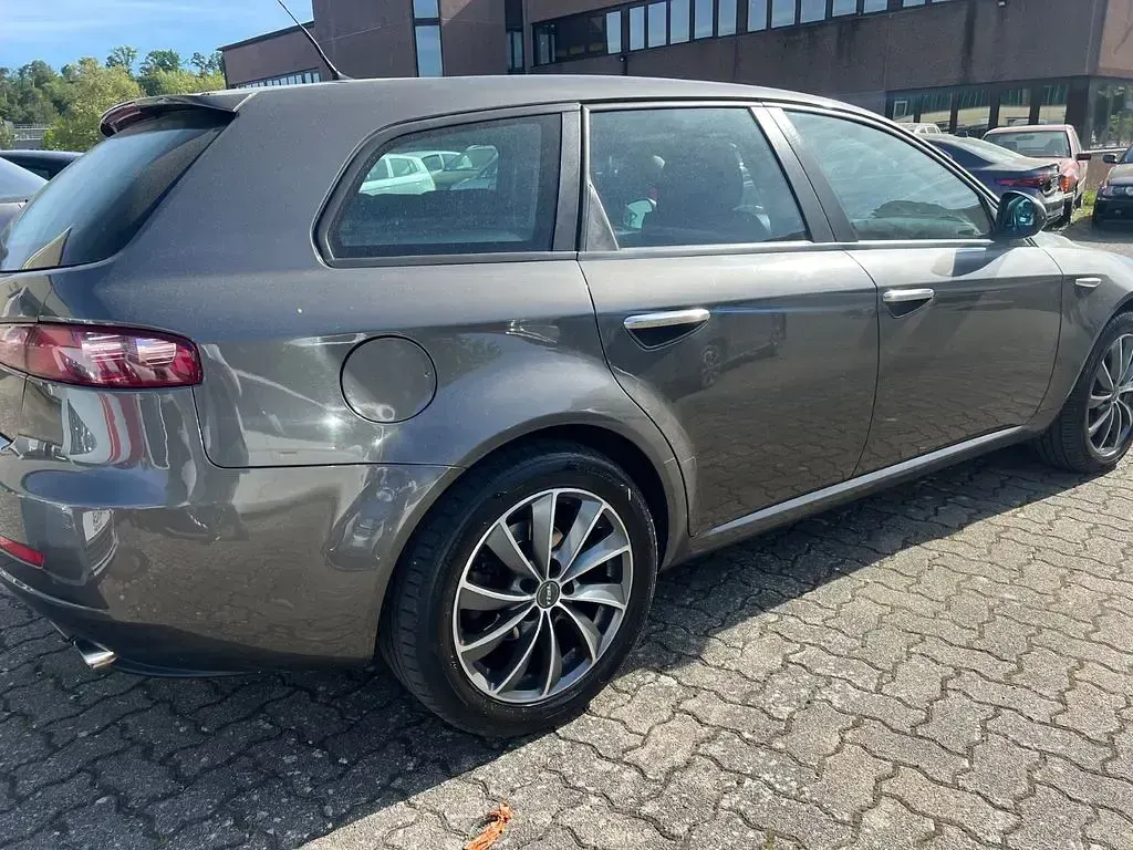 Gebraucht Alfa Romeo 159 Distinctive 185 PS (136 kW) 2007 Braun Kombi