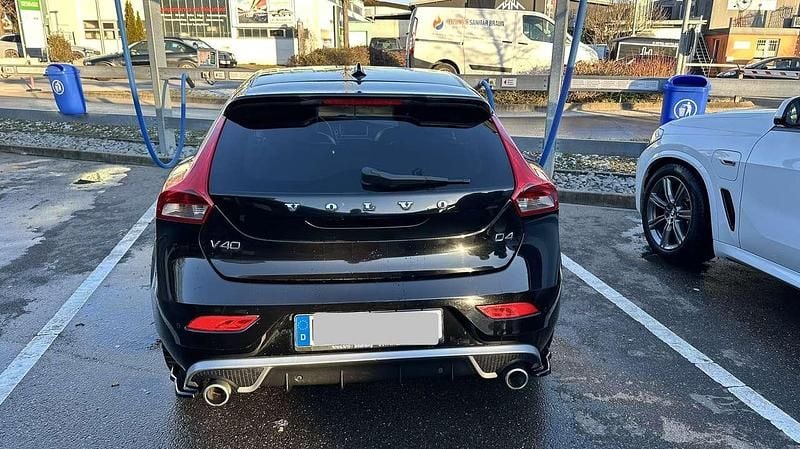 Gebraucht Volvo V40 R-Design 190 PS (139 kW) 2015 Limousine