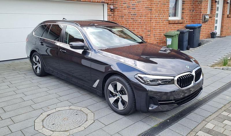 Gebraucht BMW 520 190 PS (139 kW) 2022 Schwarz Kombi