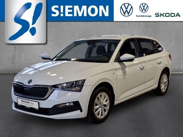 Weiss Gebraucht 2023 Skoda Scala Ambition Kleinwagen | 21.430 € (Fairer Preis) - Bild 1/4