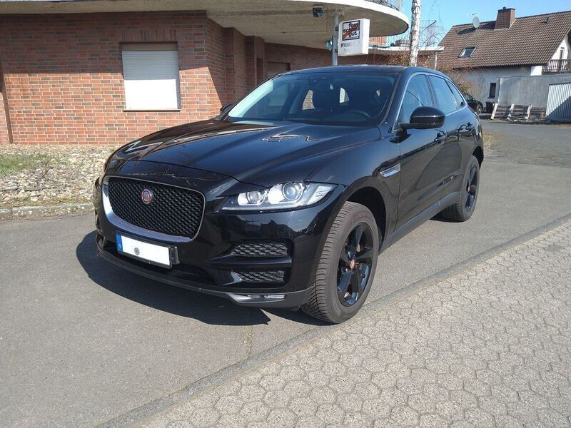 Schwarz Gebraucht 2017 Jaguar F-Pace Prestige SUV | 22.900 € (Etwas zu teuer) - Bild 1/4