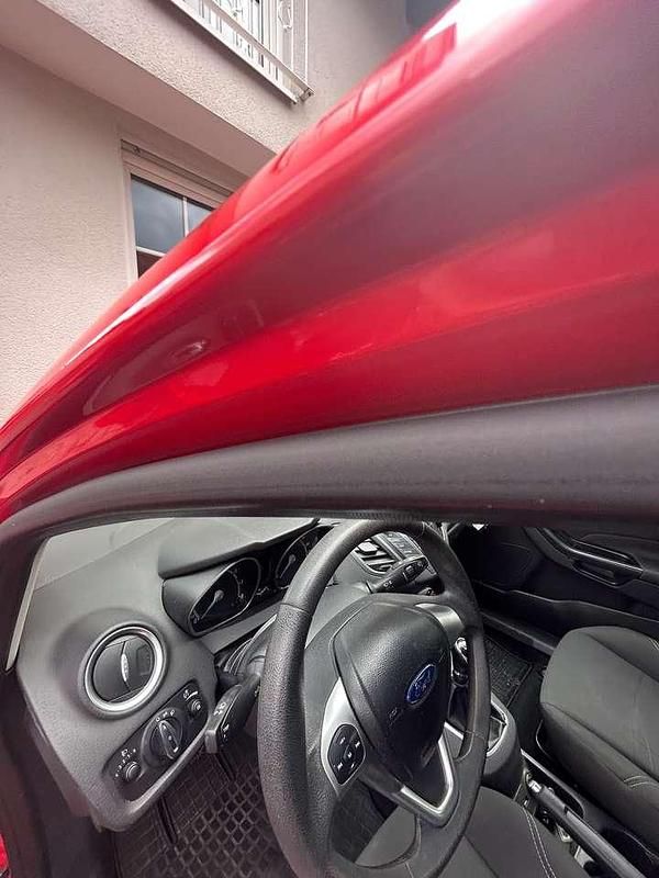 Rot Gebraucht 2012 Ford Fiesta Trend Kleinwagen | 3.400 € (Fairer Preis) - Bild 1/4