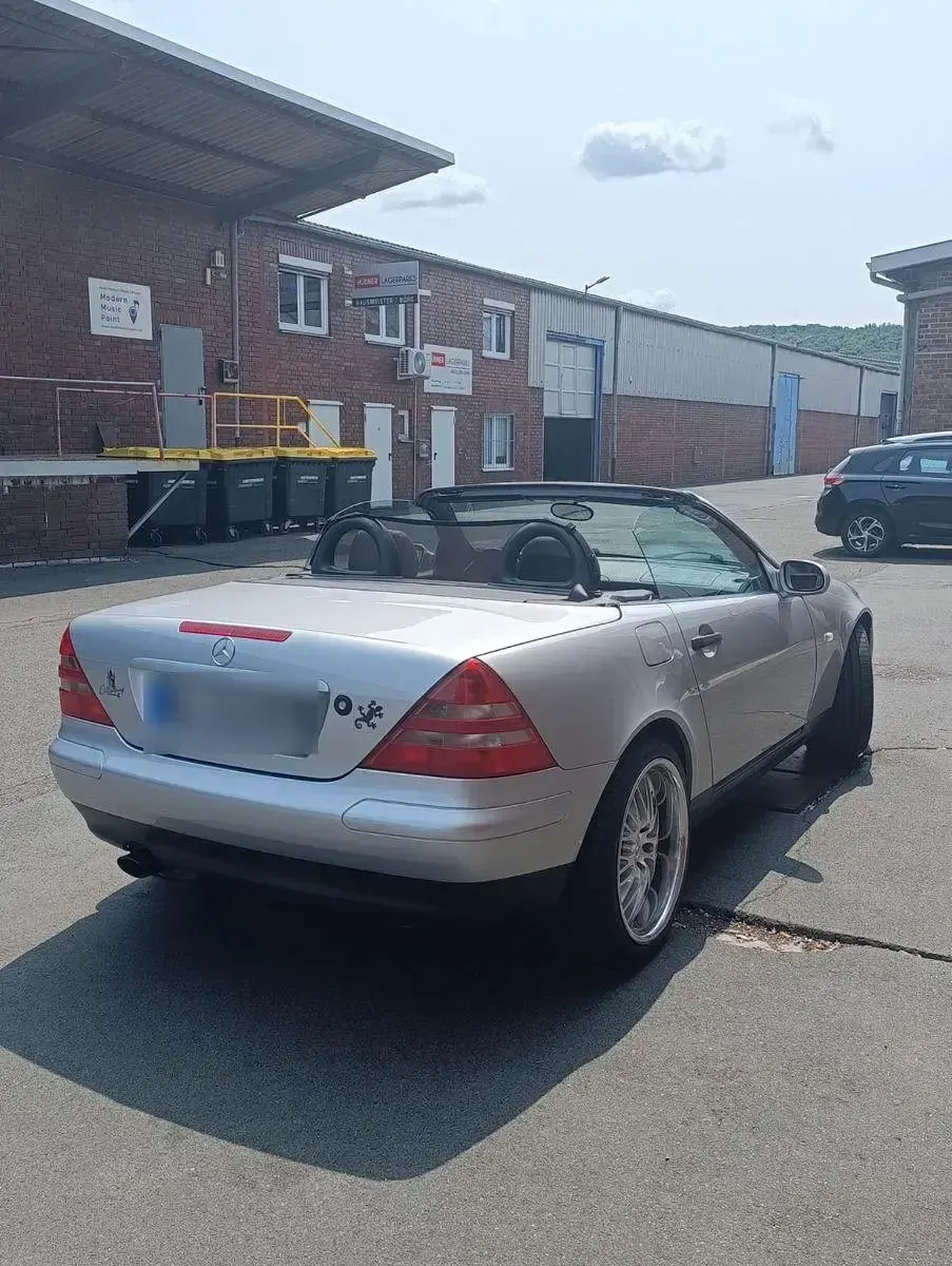 Gebraucht Mercedes SLK200 136 PS (100 kW) 1997 Silber Cabrio