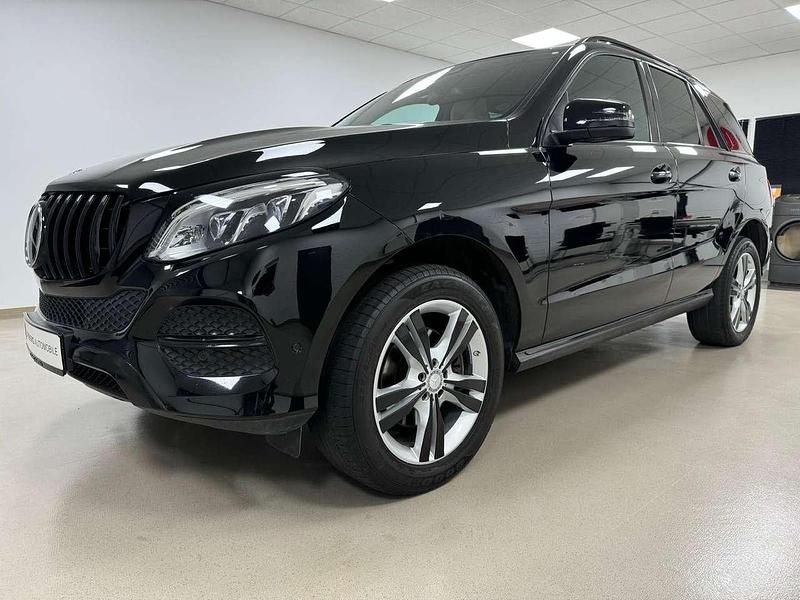 Schwarz unilack Gebraucht 2015 Mercedes GLE250 SUV | 28.990 € (Etwas zu teuer) - Bild 1/3