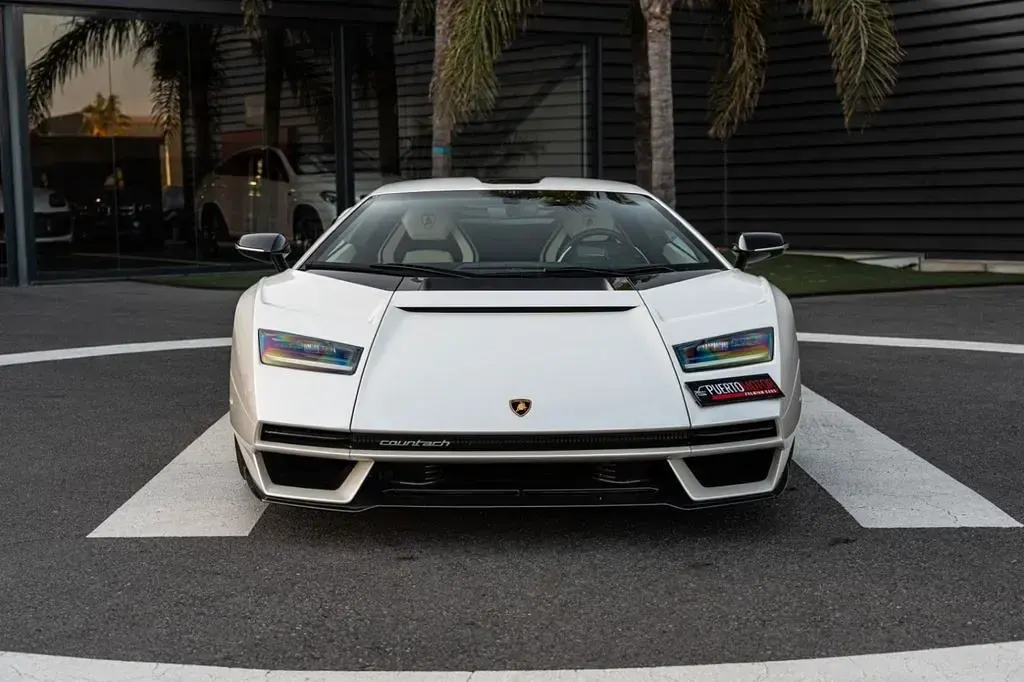 Gebraucht Lamborghini Countach 814 PS (598 kW) 2023 Weiß Coupé