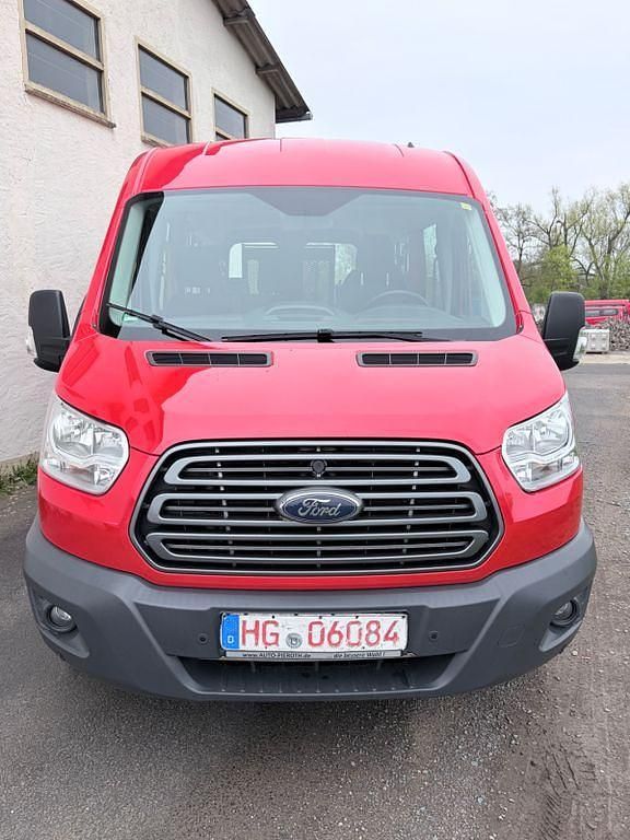 Gebraucht Ford Transit Trend 105 PS (77 kW) 2019 Rot Kombi