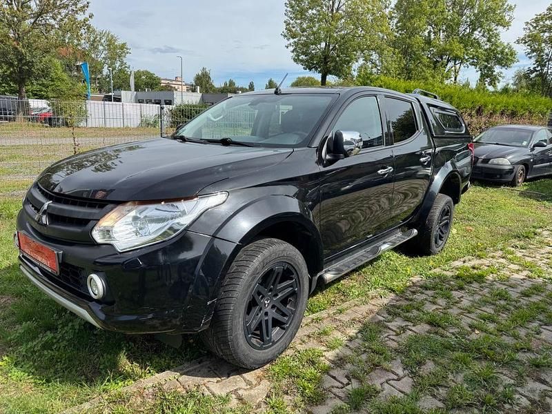 Schwarz Gebraucht 2017 Mitsubishi L200 Plus Abholung | 15.495 € (Etwas zu teuer) - Bild 1/4