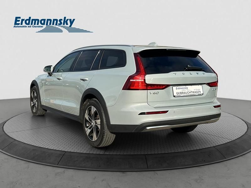 Gebraucht Volvo V60 CC Plus 197 PS (144 kW) 2023 Grau Kombi