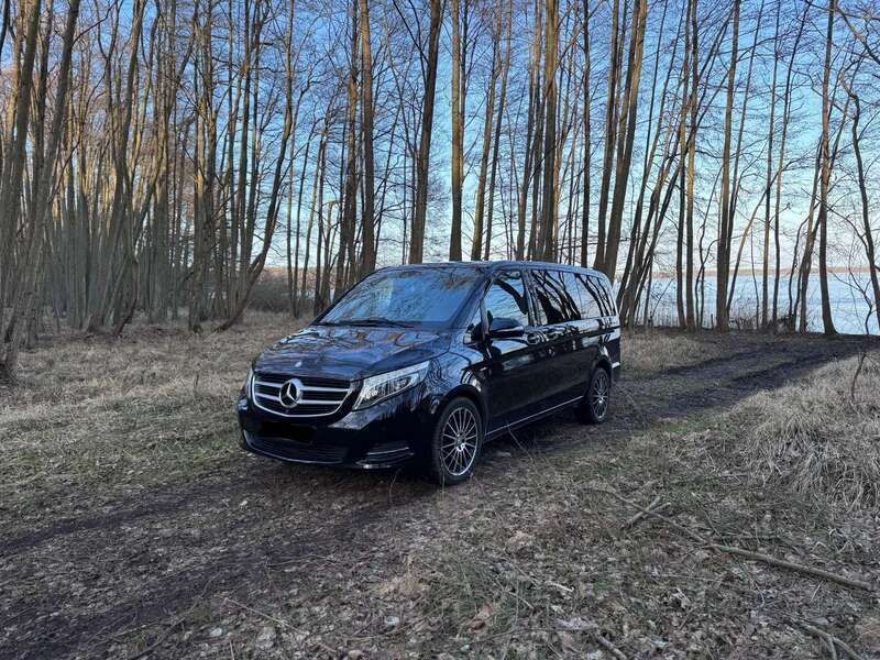 Schwarz Gebraucht 2017 Mercedes V250 Avantgarde Van / Kleinbus | 31.000 € (Guter Preis) - Bild 1/4