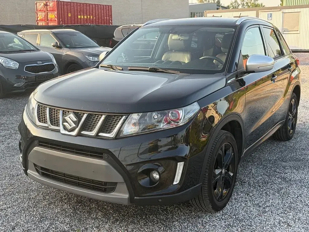 Gebraucht Suzuki Vitara 140 PS (102 kW) 2018 Schwarz SUV