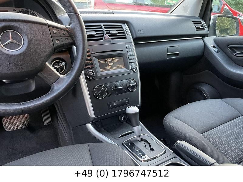Gebraucht Mercedes B200 136 PS (100 kW) 2009 Silber Van / Kleinbus