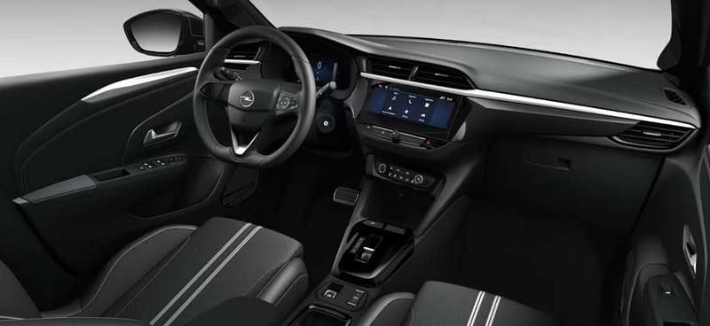 Neu Opel Corsa 136 PS (100 kW) 2025 Lackierung schwarz perla nera/ Kleinwagen