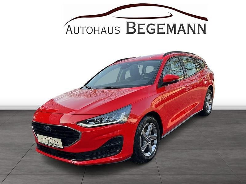 Gebraucht Ford Focus 120 PS (88 kW) 2022 Rot Limousine