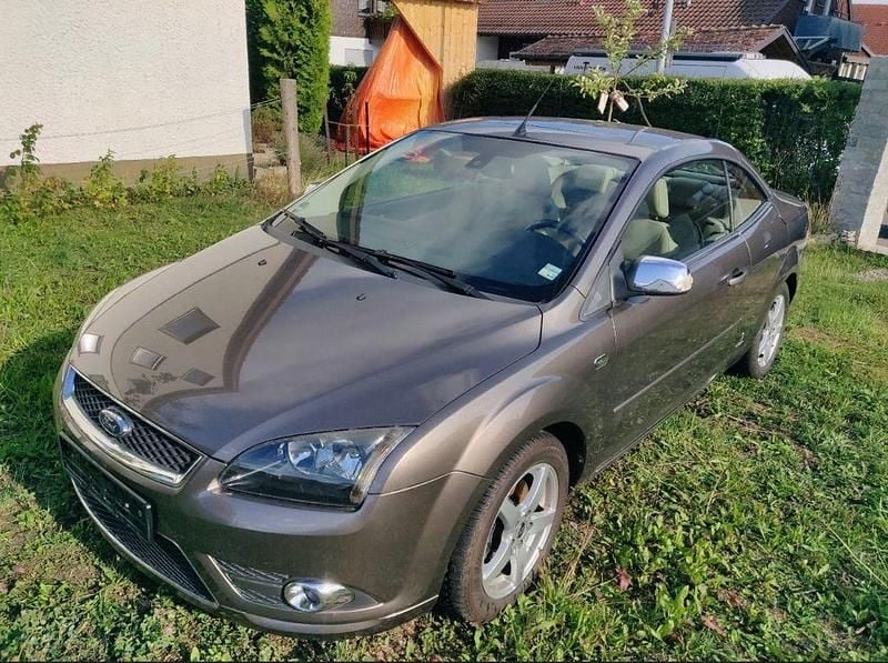 Braun Gebraucht 2007 Ford Focus Cabriolet Titanium Cabrio | 3.250 € (Fairer Preis) - Bild 1/4
