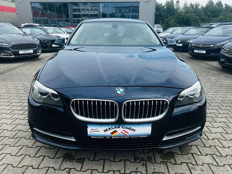 Blau Gebraucht 2014 BMW 520 Performance Limousine | 13.799 € (Fairer Preis) - Bild 1/4