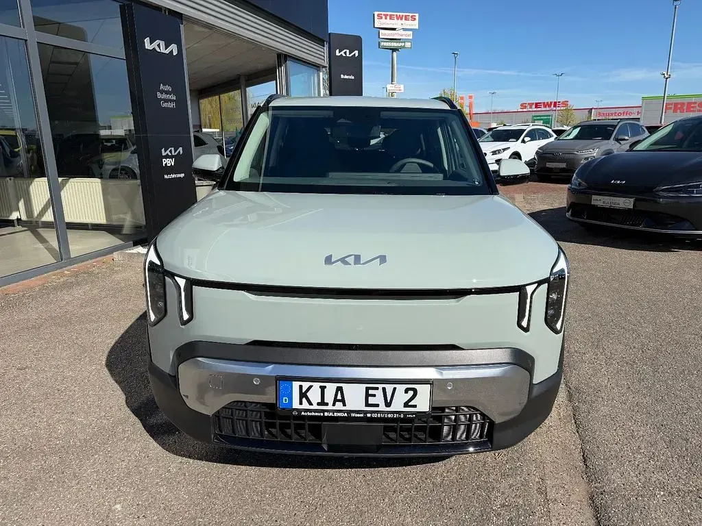 Neu Kia EV2 Earth 108 kW (147 PS) 2026 Grau SUV