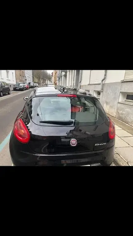 Gebraucht Fiat Bravo Easy 90 PS (66 kW) 2012 Schwarz Kleinwagen