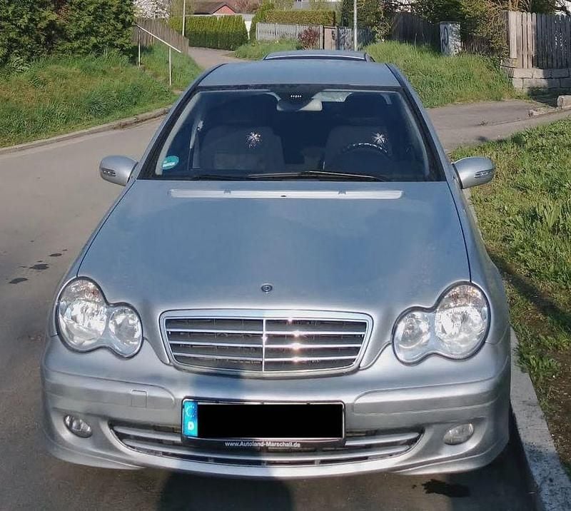 Gebraucht Mercedes 200 116 PS (85 kW) 2006 Silber Limousine
