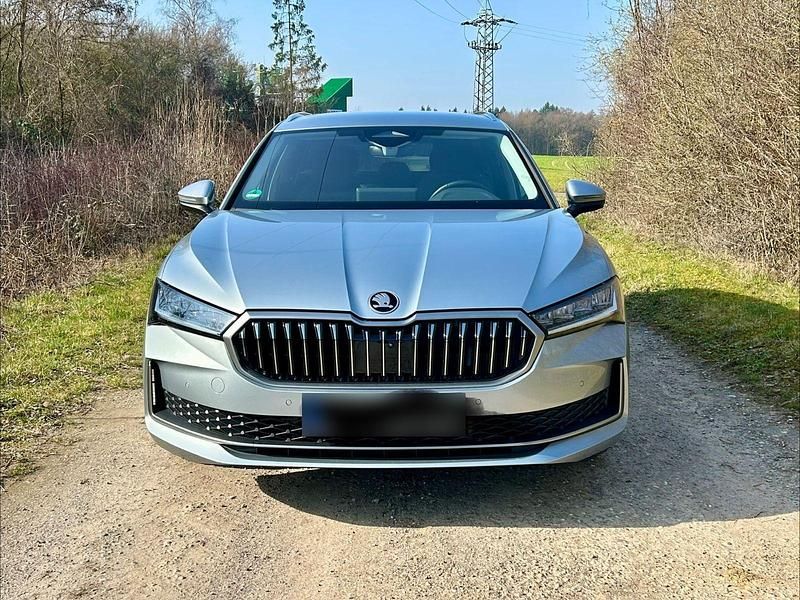 Gebraucht Skoda Superb Selection 193 PS (141 kW) 2024 Silber Kombi