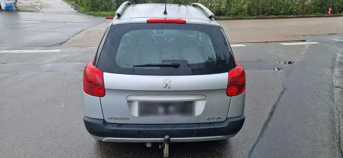Gebraucht Peugeot 207 Premium 120 PS (88 kW) 2011 Silber Kombi