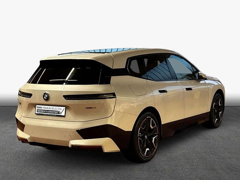 Gebraucht BMW iX 239 kW (326 PS) 2023 Weiß SUV