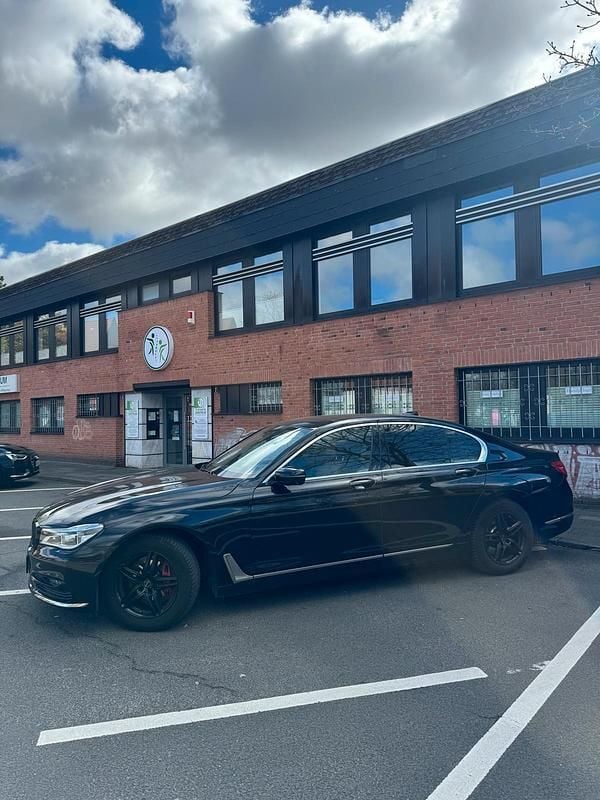 Gebraucht BMW 730 265 PS (194 kW) 2016 Schwarz Limousine