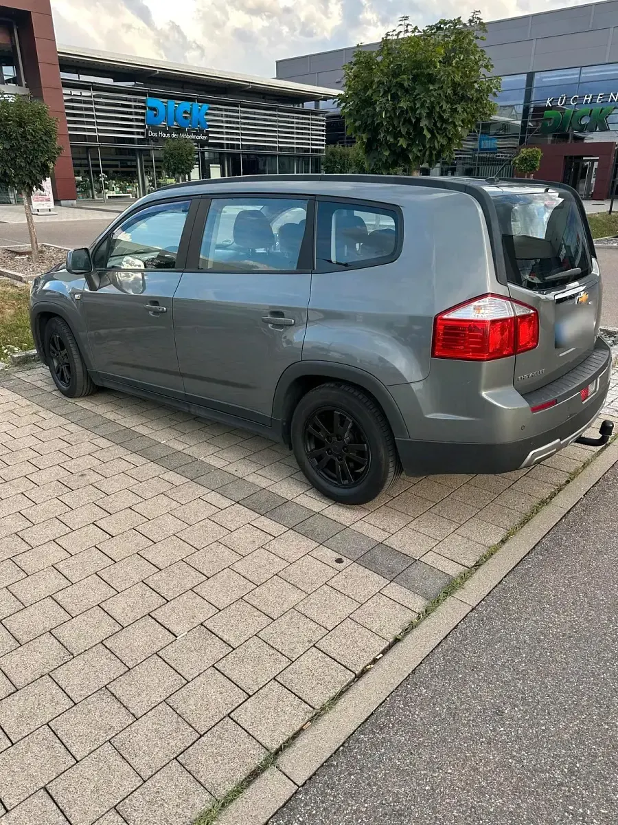 Gebraucht Chevrolet Orlando 163 PS (119 kW) 2011 Grau Van / Kleinbus