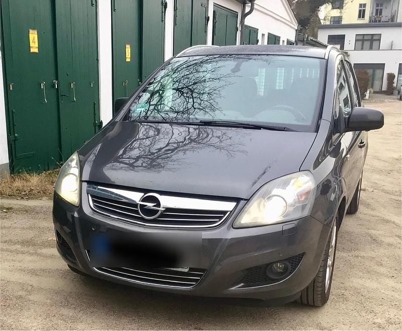 Gebraucht Opel Zafira Innovation 140 PS (102 kW) 2009 Grau Van / Kleinbus